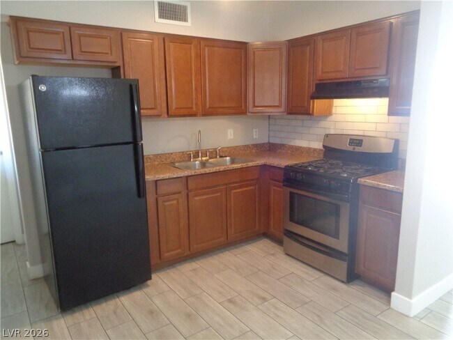 Building Photo - 6244 Evergreen Ave