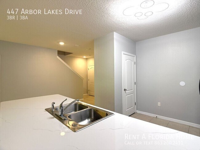 Building Photo - 447 Arbor Lakes Dr