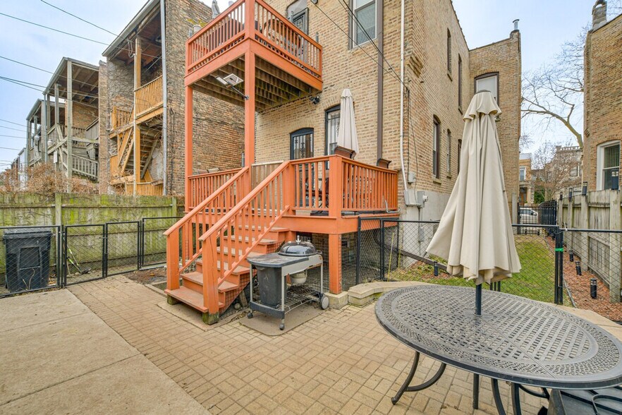 Building Photo - 4829 S Forrestville Ave