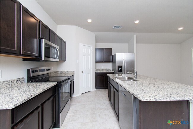 Building Photo - 1412 Rolling Thunder Dr