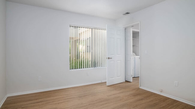 Bedroom with Hard Surface Flooring - Eagle Canyon