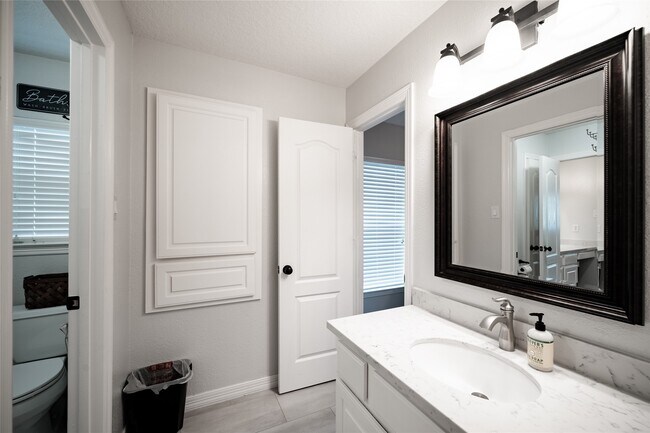 Building Photo - 5810 Misty Island Ct