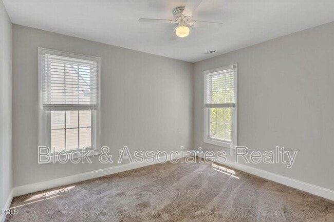 Building Photo - 109 Old Savannah Dr