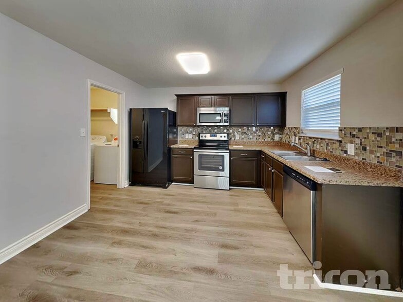 Building Photo - 9707 Marbach Bend