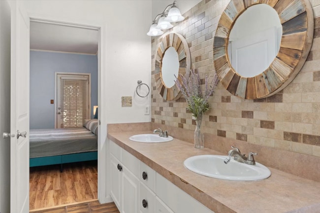 Building Photo - 4701 Navajo Rd