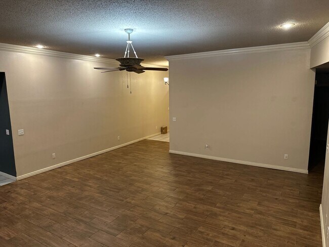 Building Photo - Available August 1st! 3-Bedroom, 2-Bathroom Home in East Rogers