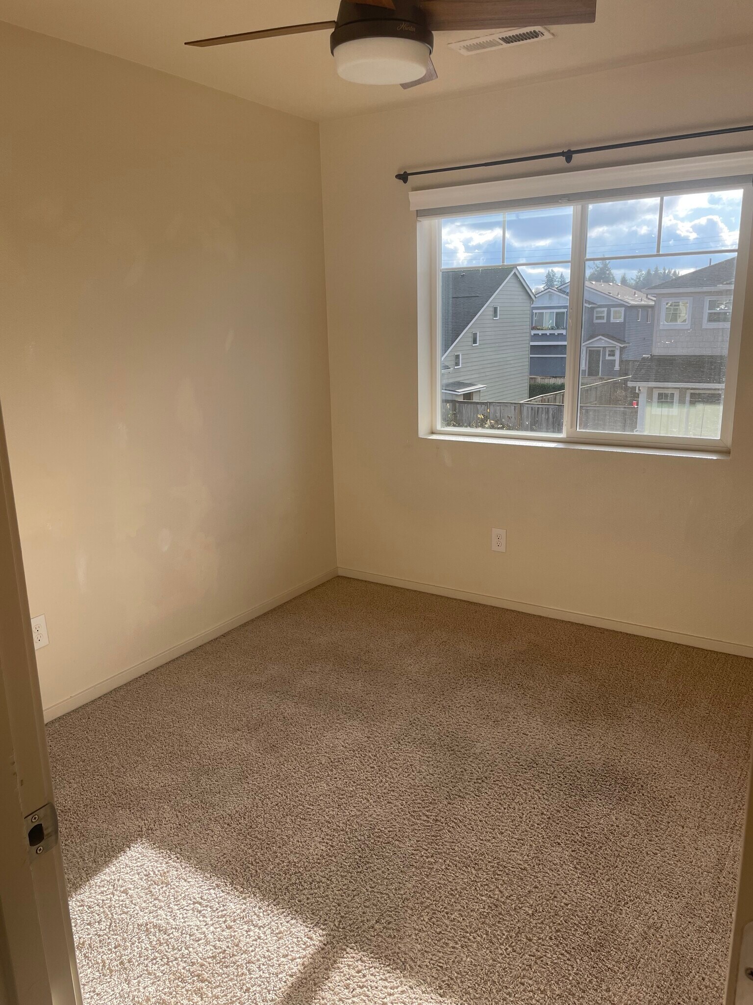 Building Photo - 13016 NE 115th St