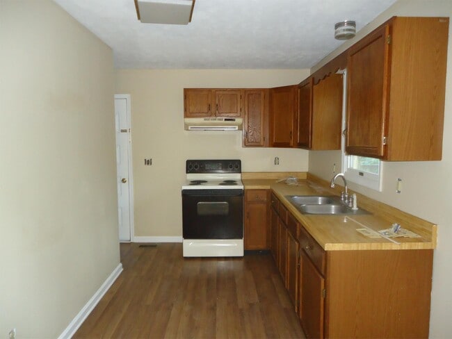 Building Photo - 163 Country Park Dr