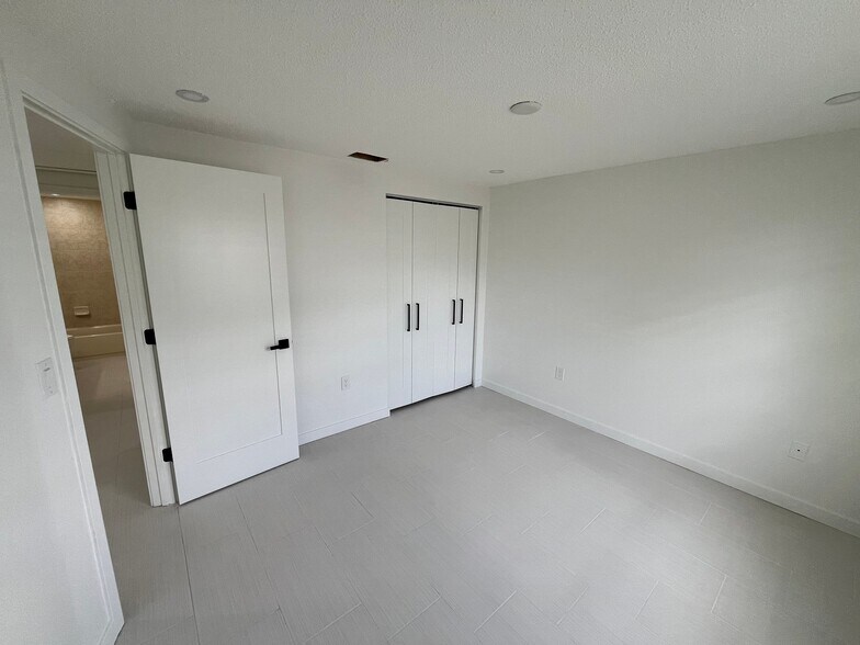 Building Photo - 1511 Suponic Ave