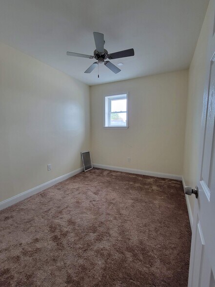 Bedroom 2 - 71 Bellevue Ave
