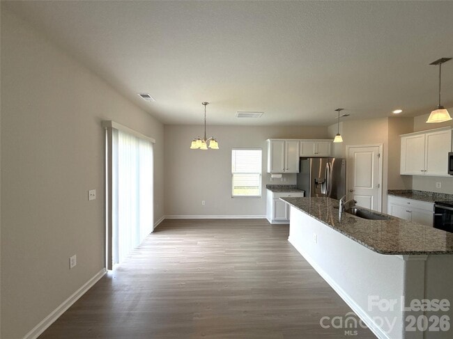 Building Photo - 6225 Lowe Ln