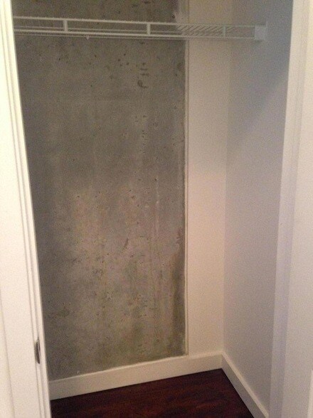 Building Photo - 300 S Australian Ave