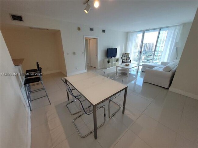 Building Photo - 325 S Biscayne Blvd
