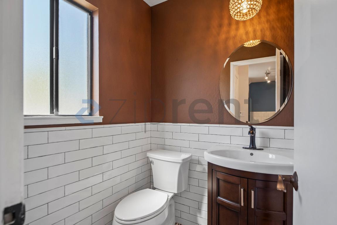 Building Photo - 1697 Pso Laguna Seco