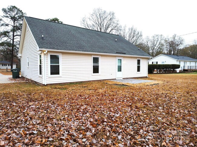 Building Photo - 1901 Timber Ln Dr