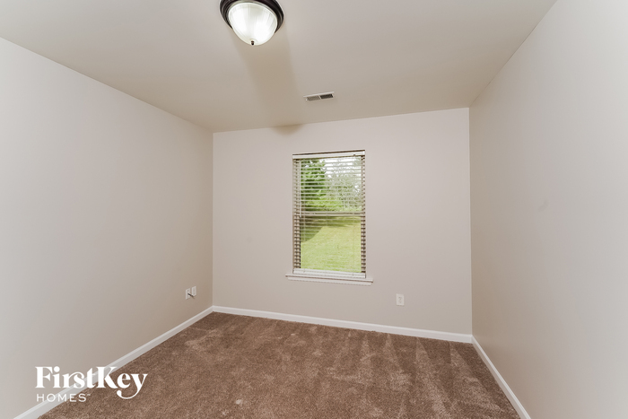 Building Photo - 150 Briar Ridge Ln