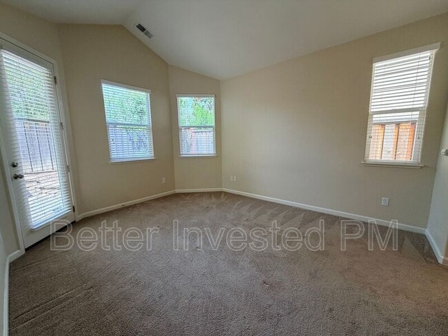 Building Photo - 1743 Waltzer Rd