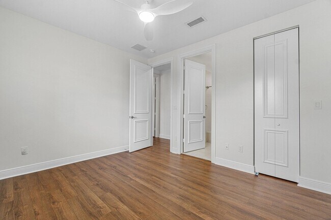 Building Photo - 6641 Conch Ct
