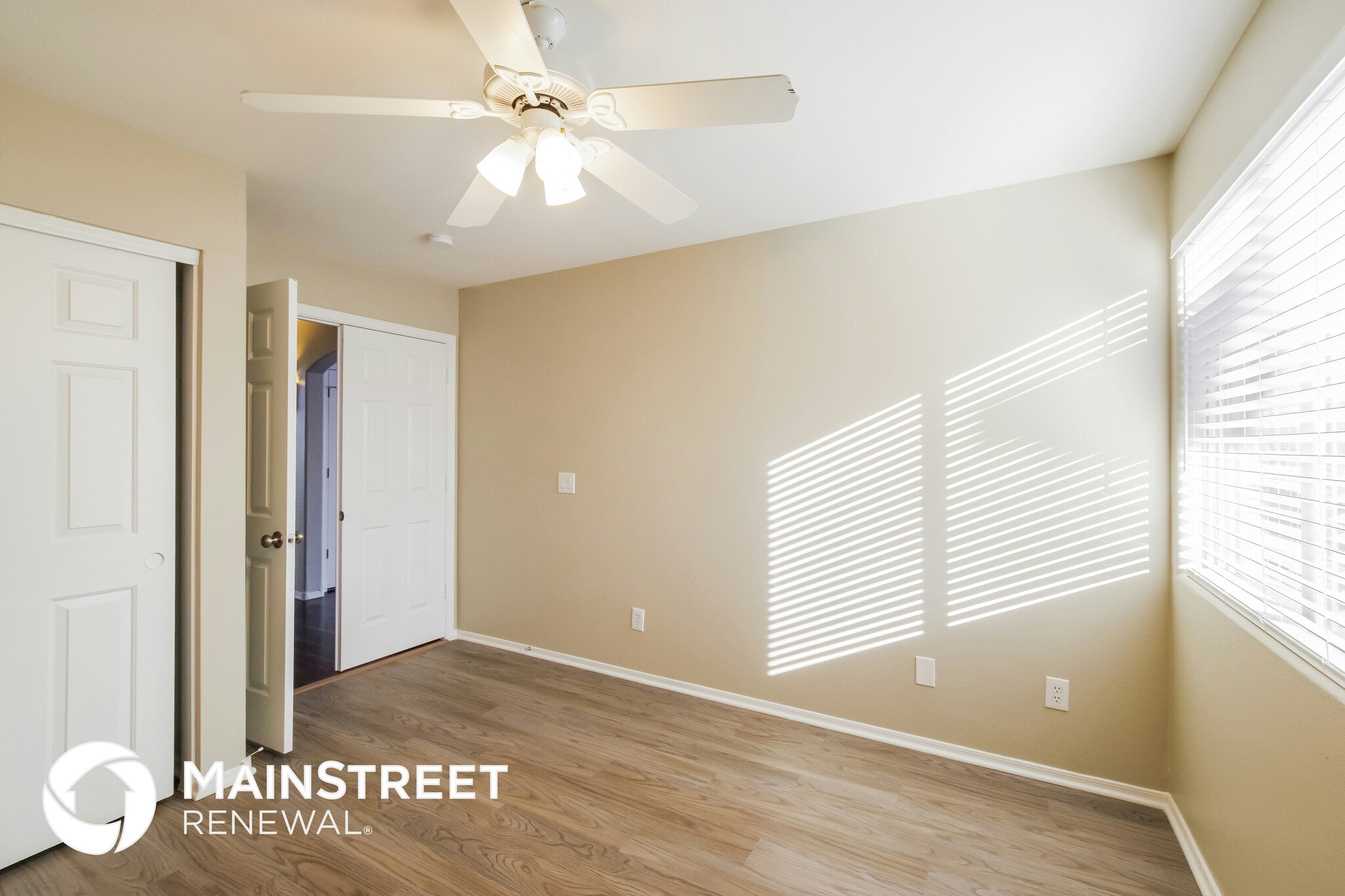 Building Photo - 10878 W Lone Cactus Dr