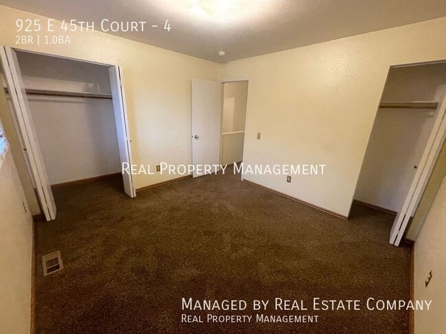 Building Photo - 925 E 45th Ct