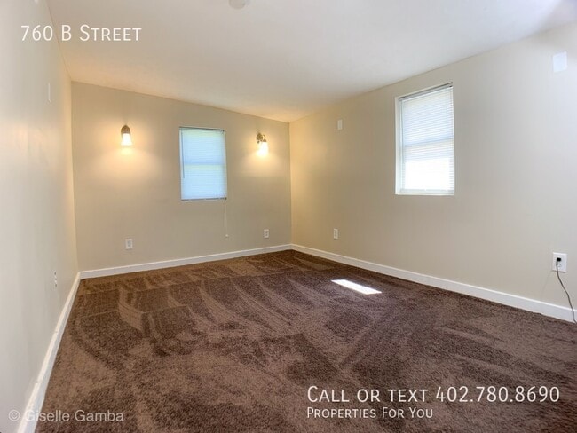 Building Photo - 760 B St