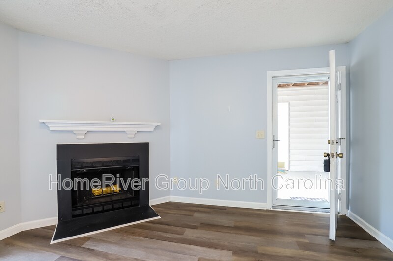 Building Photo - 802 Moultrie Ct