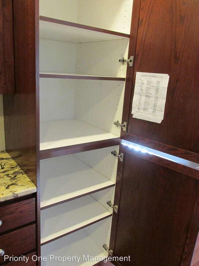 Building Photo - 537 NE 64th Ct