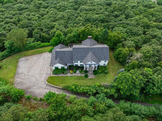 Building Photo - 321 Museum Village Rd