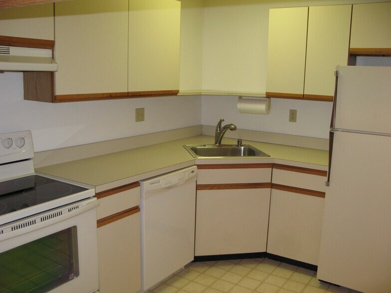 Building Photo - 121 Cluff Crossing Rd