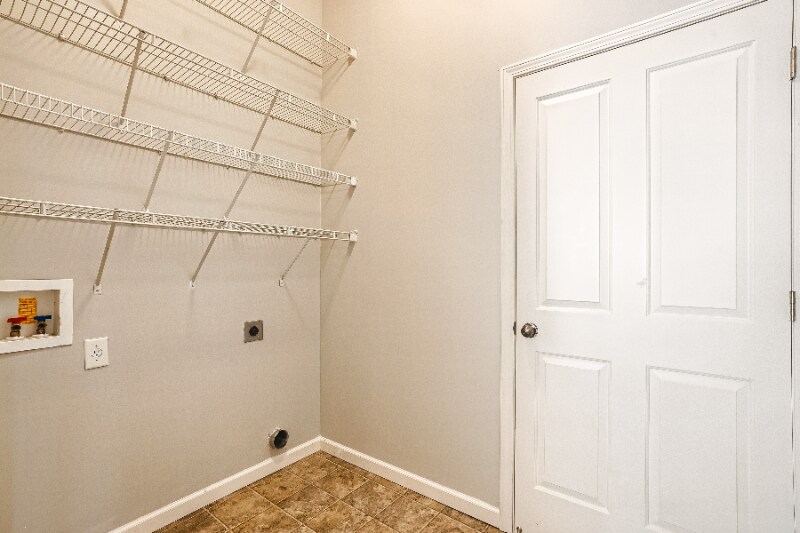 Building Photo - 9136 Scenic View Cir