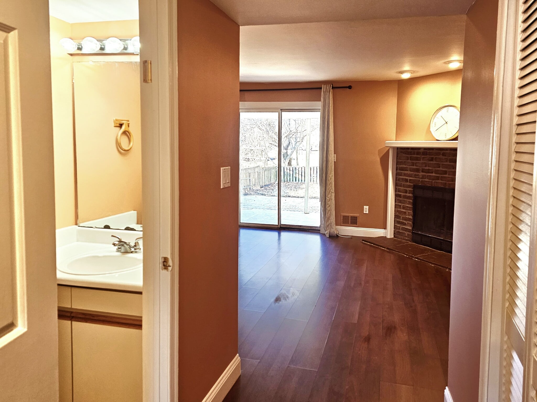 Building Photo - 37 Anderson Ct