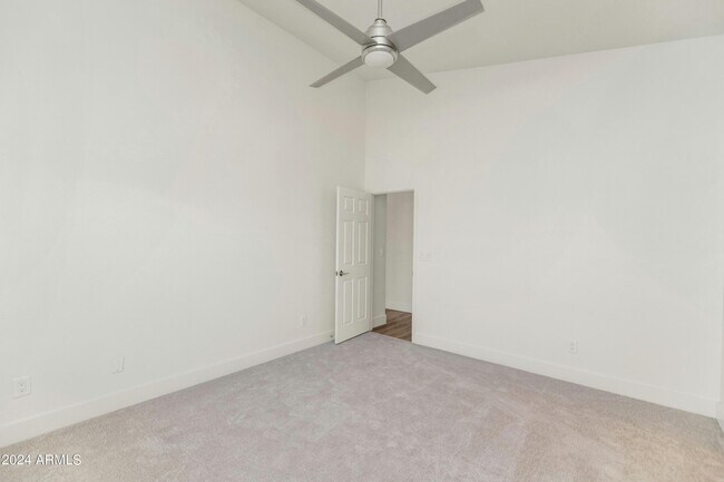 Building Photo - 1706 E Windsong Dr