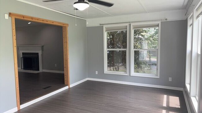 Building Photo - TR Lawing Realty Property
