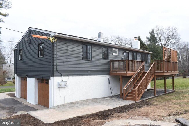 Primary Photo - 64 Bogle Dr