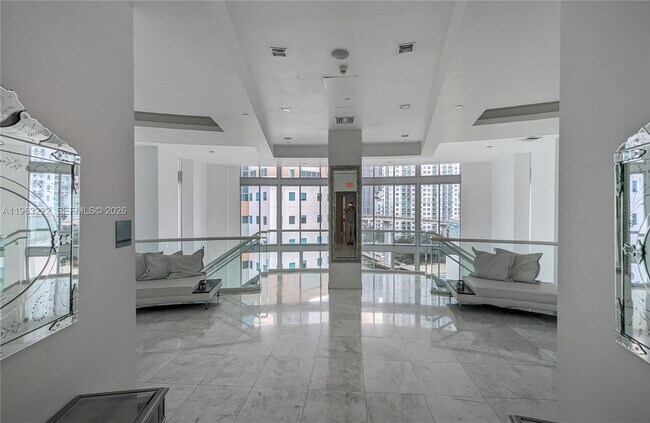 Building Photo - 350 S Miami Ave