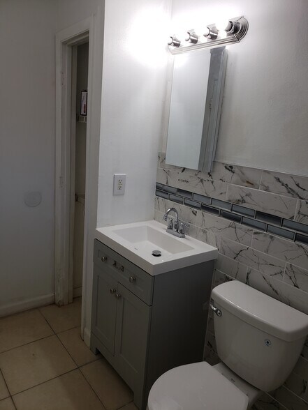 Building Photo - 1309 Union St