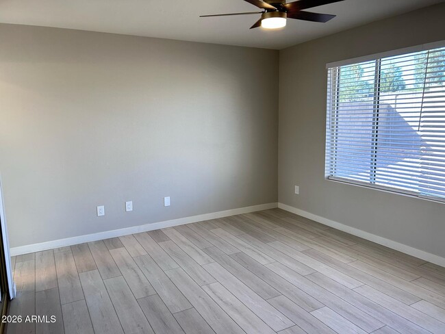 Building Photo - 6221 E Gelding Dr