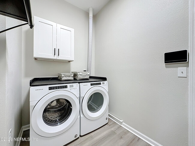 Building Photo - 13816 Herons Landing Way