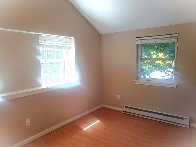 Building Photo - Two Story Modern Home in Heart of SE Portland