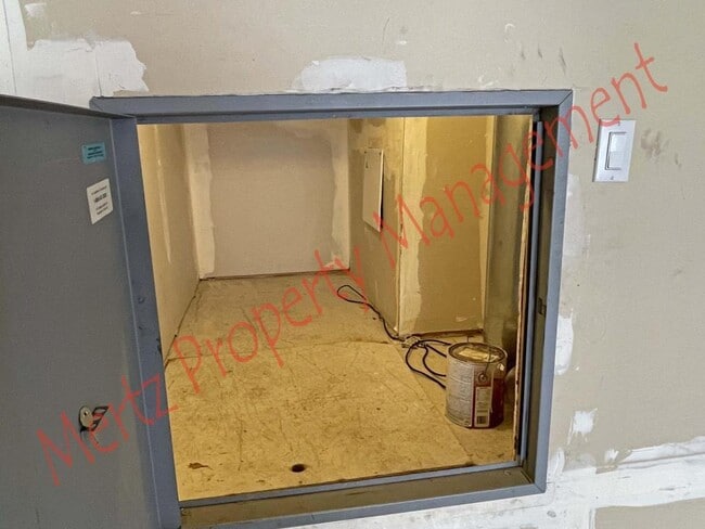 Building Photo - 7166 Sand Crest Vw