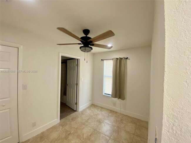 Building Photo - 1112 N 61st Terrace