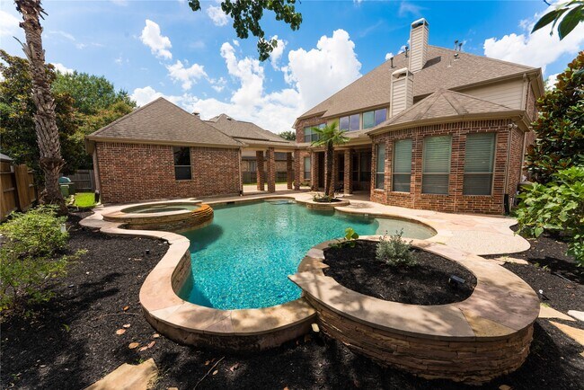 Building Photo - 25411 Springwood Lake Dr