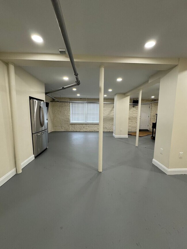 Building Photo - Single Family in Allston Near BU - Available 9/1/2026