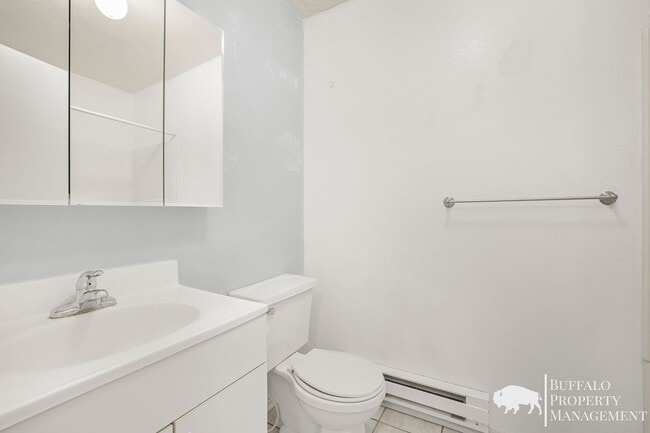 Building Photo - Spacious 6-Bedroom Home with Garden Oasis in Idaho Falls