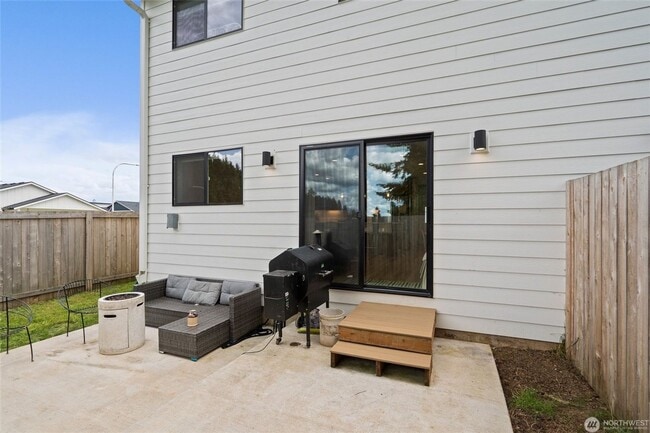Building Photo - 3 Bedroom 2 Bath located in Winlock