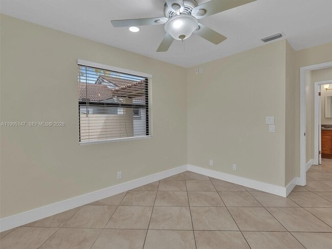 Building Photo - 2158 Baton Rouge