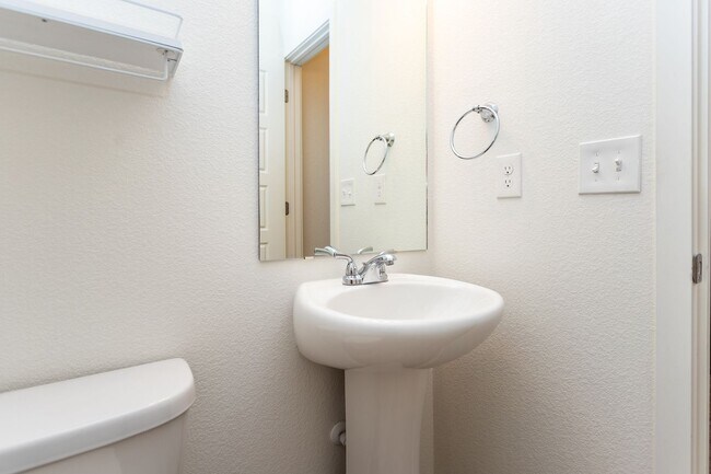 Building Photo - Move-In Ready Home in Desirable Banning Lewis Ranch!!