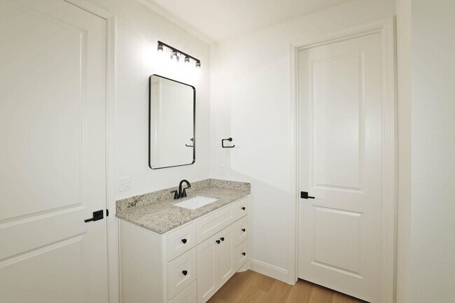 Building Photo - 10424 Tierra Santa