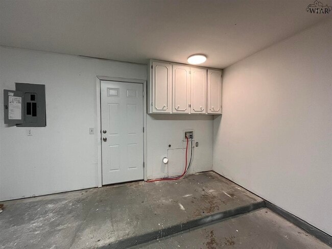 Building Photo - 5503 Hooper Dr