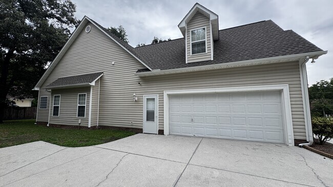 Building Photo - 441 Candlewood Dr